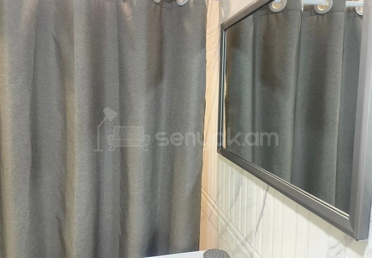 3 Սենյականոց Բնակարան Քարե Շենքում, 60քմ, 4/5 հարկ, Կապիտալ Վերանորոգված