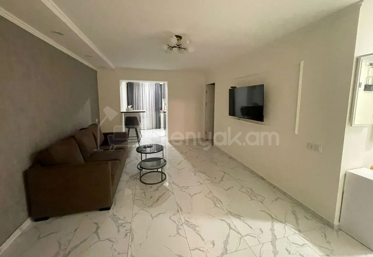 3 Սենյականոց Բնակարան Քարե Շենքում, 60քմ, 4/5 հարկ, Կապիտալ Վերանորոգված