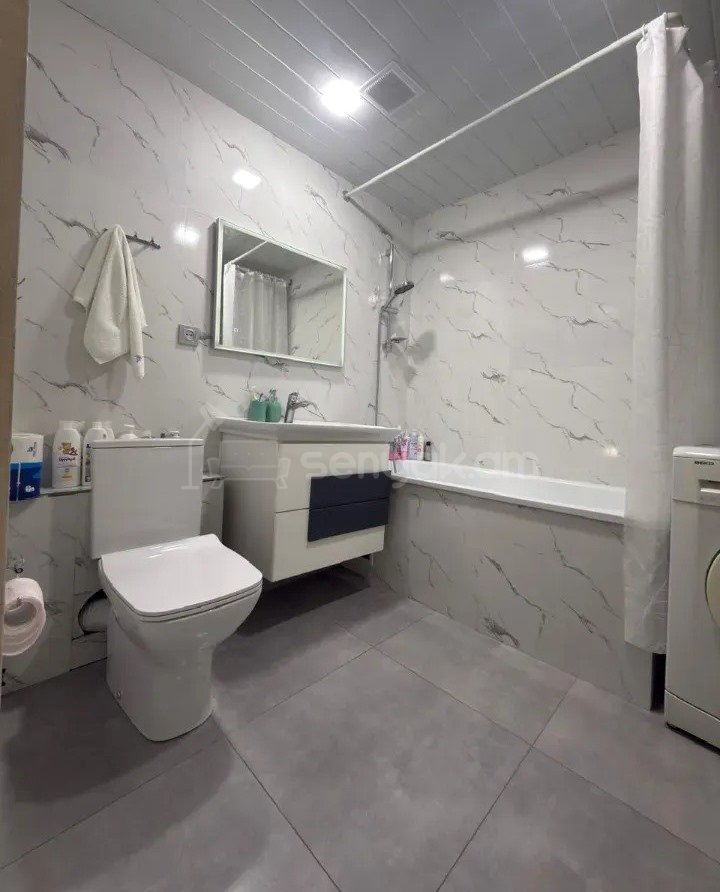 3 Սենյականոց Բնակարան Քարե Շենքում, 78քմ, 5/5 հարկ, Կապիտալ Վերանորոգված