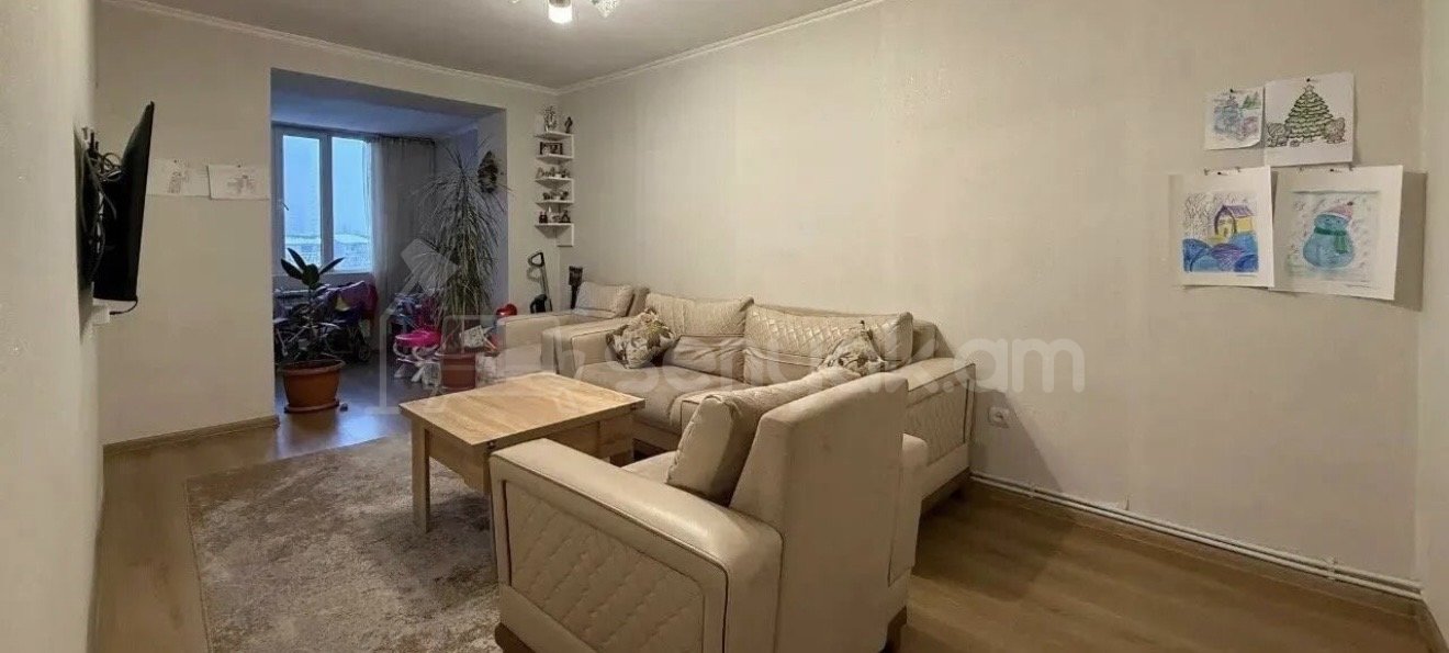 3 Սենյականոց Բնակարան Քարե Շենքում, 78քմ, 5/5 հարկ, Կապիտալ Վերանորոգված