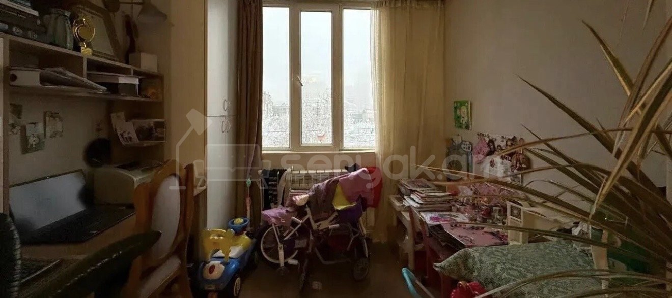 3 Սենյականոց Բնակարան Քարե Շենքում, 78քմ, 5/5 հարկ, Կապիտալ Վերանորոգված