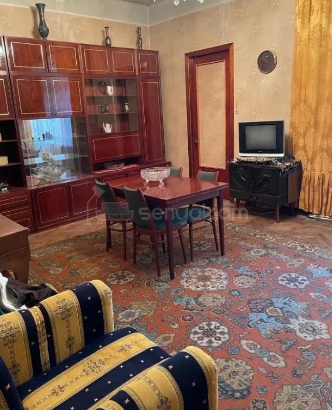 3 Սենյականոց Բնակարան Քարե Շենքում, 98քմ, 3/4 հարկ, Պետական Վիճակում