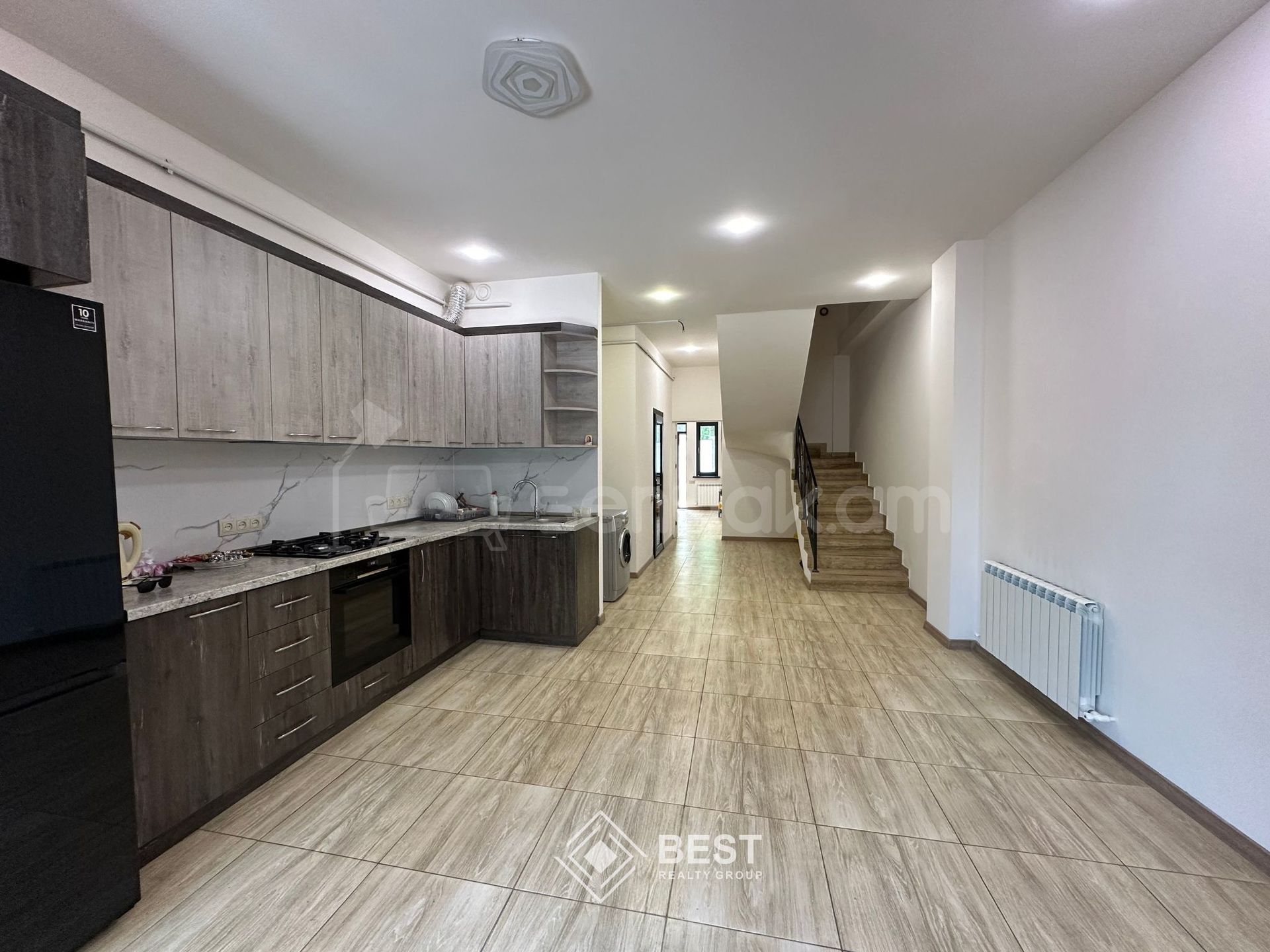 7 Սենյականոց Շքեղ Առանձնատուն, 191քմ, Ավտոտնակով