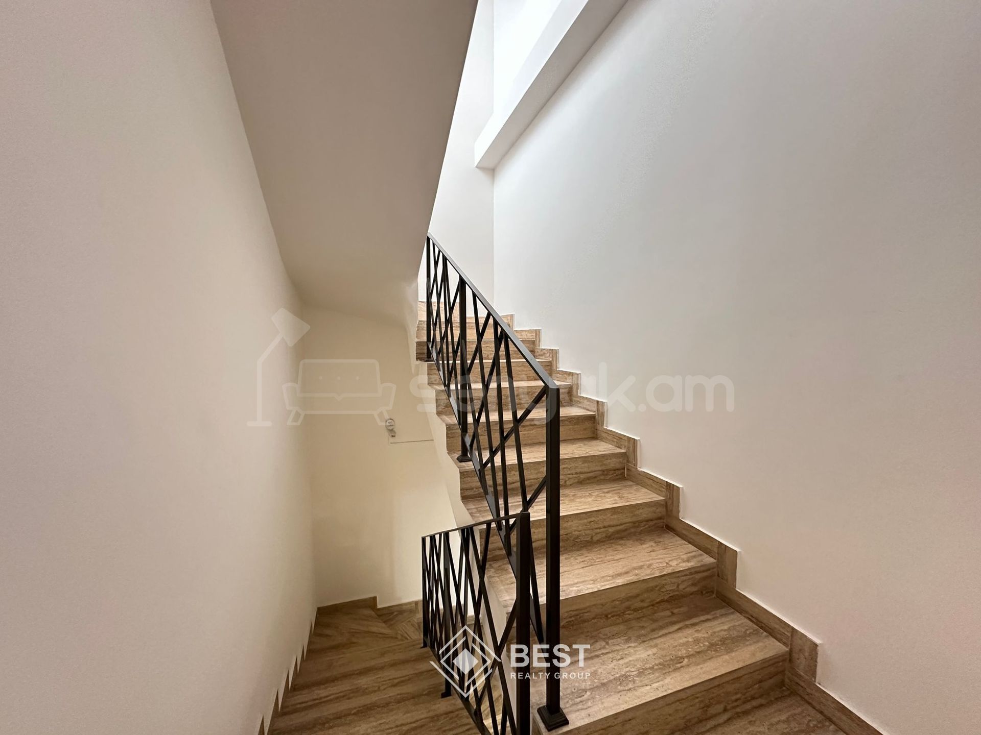 7 Սենյականոց Շքեղ Առանձնատուն, 191քմ, Ավտոտնակով