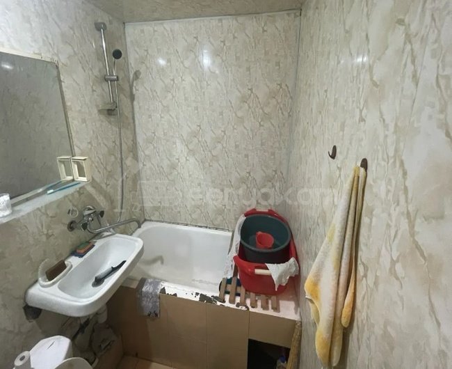 2 Սենյականոց Բնակարան Քարե Շենքում, 48քմ, 4/5 հարկ, Պետական Վիճակում