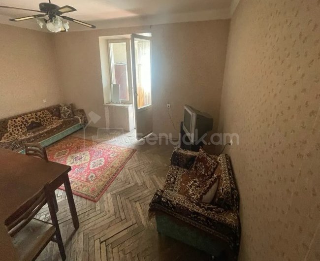 2 Սենյականոց Բնակարան Քարե Շենքում, 48քմ, 4/5 հարկ, Պետական Վիճակում