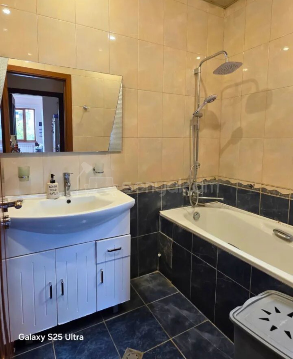 4 Սենյականոց Բնակարան Քարե Շենքում, 105քմ, 3/4 հարկ, Կապիտալ Վերանորոգված