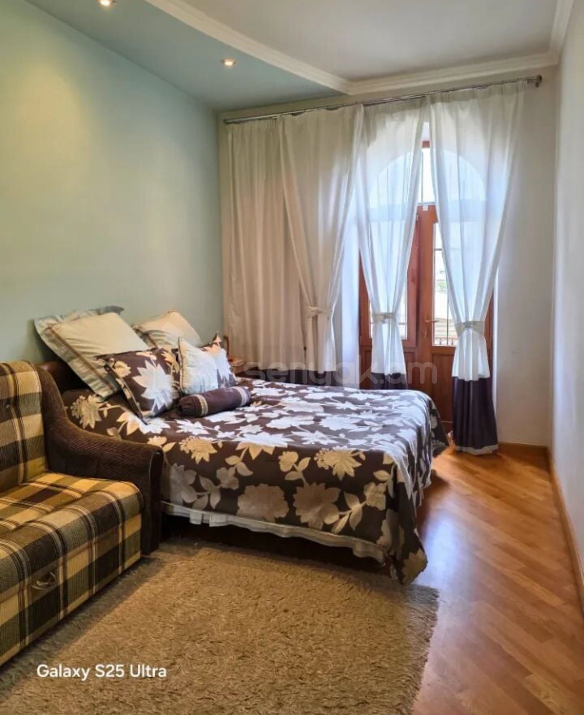 4 Սենյականոց Բնակարան Քարե Շենքում, 105քմ, 3/4 հարկ, Կապիտալ Վերանորոգված