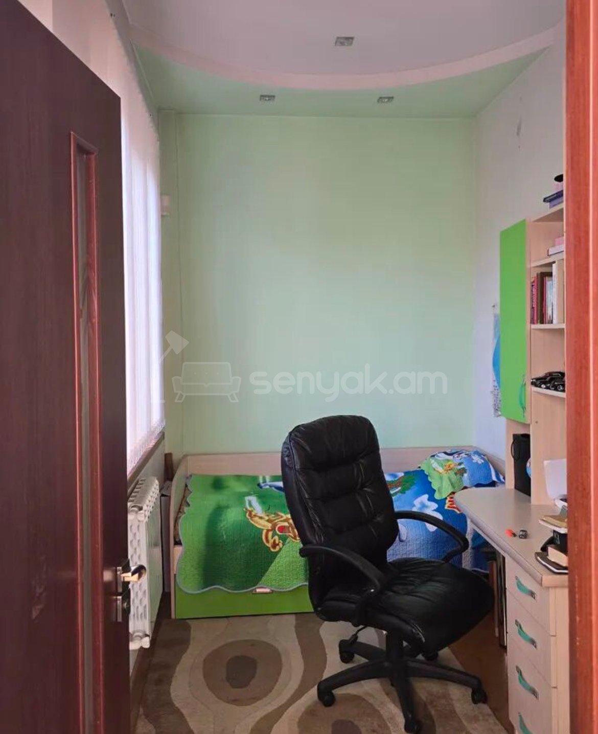 4 Սենյականոց Բնակարան Քարե Շենքում, 105քմ, 3/4 հարկ, Կապիտալ Վերանորոգված