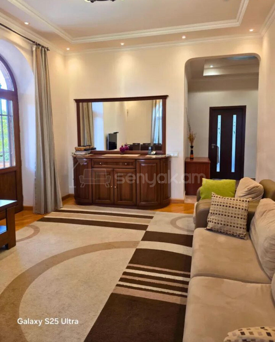 4 Սենյականոց Բնակարան Քարե Շենքում, 105քմ, 3/4 հարկ, Կապիտալ Վերանորոգված