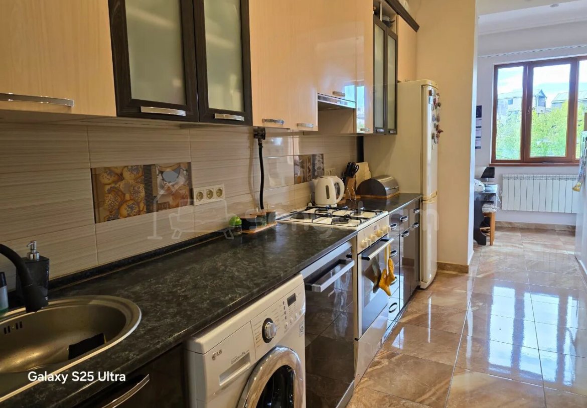 4 Սենյականոց Բնակարան Քարե Շենքում, 105քմ, 3/4 հարկ, Կապիտալ Վերանորոգված