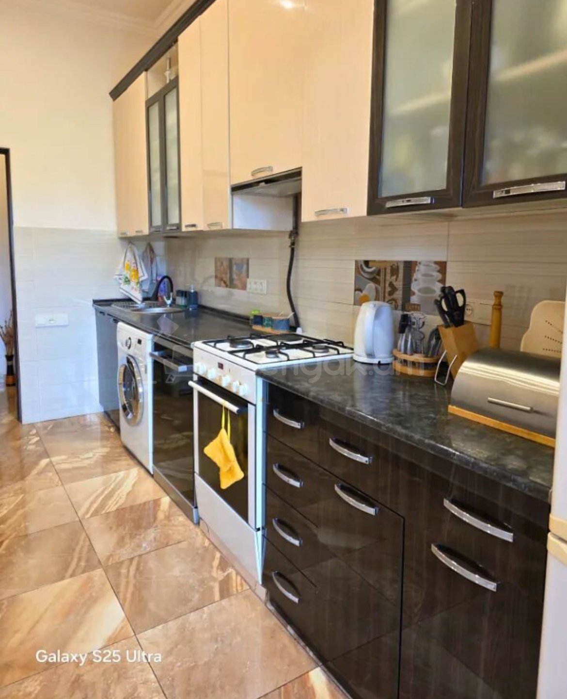 4 Սենյականոց Բնակարան Քարե Շենքում, 105քմ, 3/4 հարկ, Կապիտալ Վերանորոգված