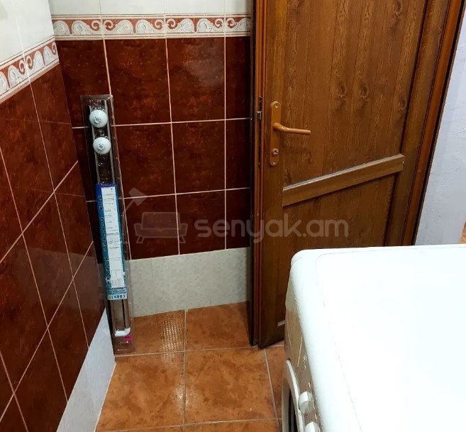 2 Սենյականոց Բնակարան Քարե Շենքում, 35քմ, 2/5 հարկ, Կապիտալ Վերանորոգված