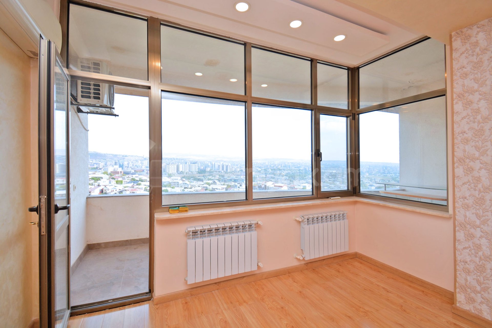 3 Սենյականոց Բնակարան Նորակառույցում, 105քմ, 12/16 հարկ, Կապիտալ Վերանորոգված