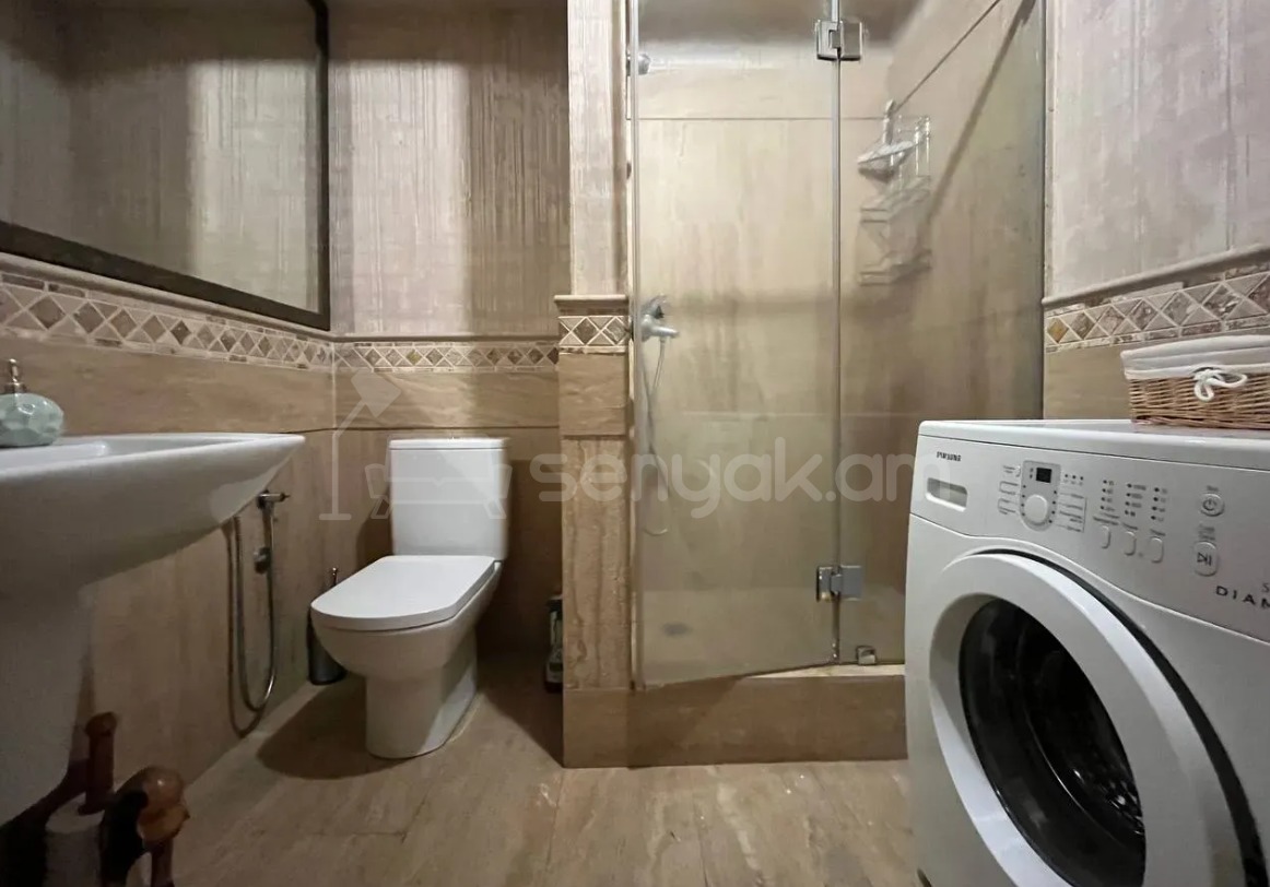 2 Սենյականոց Բնակարան Քարե Շենքում, 71քմ, 2/5 հարկ, Դիզայներական Վերանորոգված, Կահավորված, Արևկող