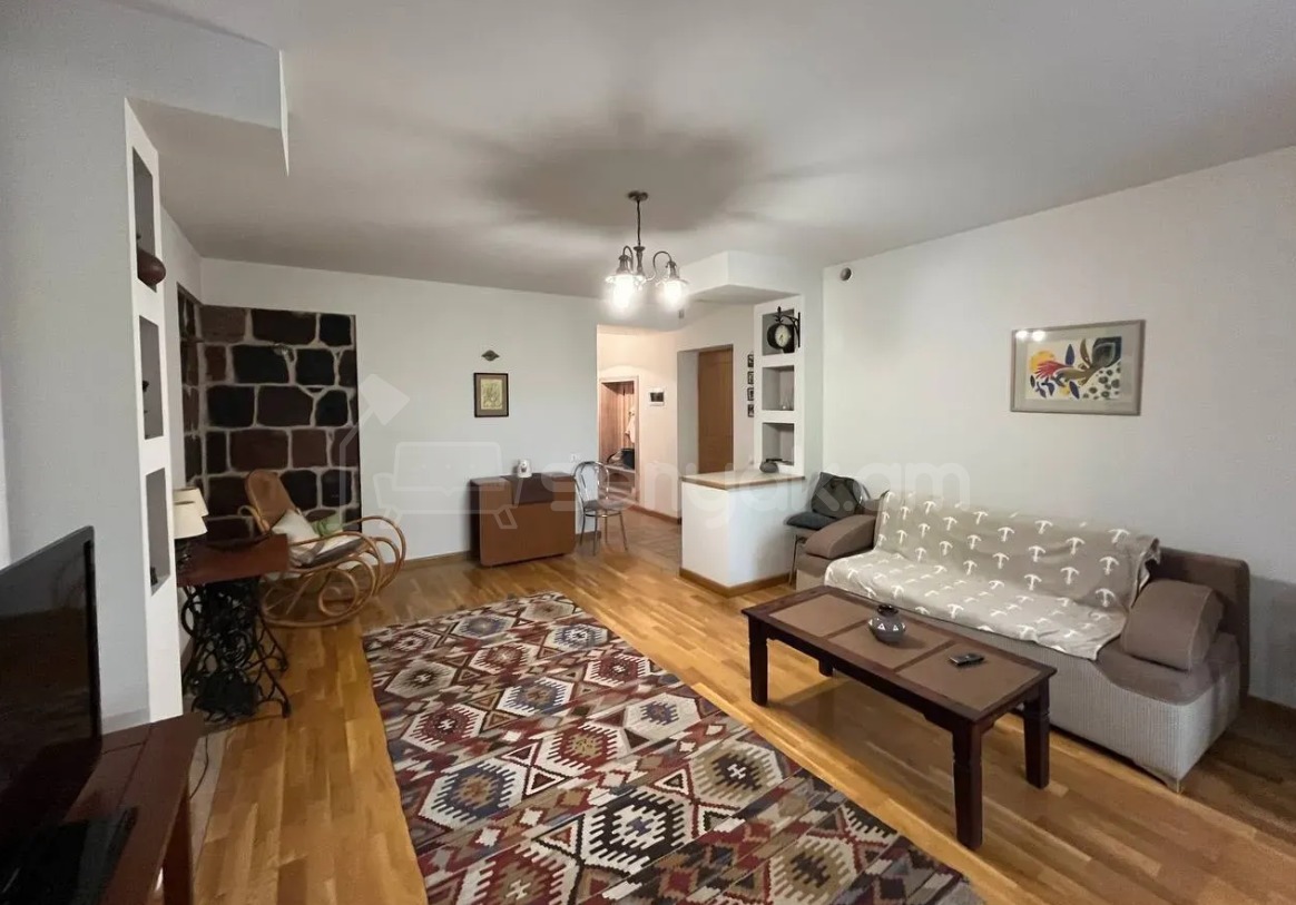 2 Սենյականոց Բնակարան Քարե Շենքում, 71քմ, 2/5 հարկ, Դիզայներական Վերանորոգված, Կահավորված, Արևկող