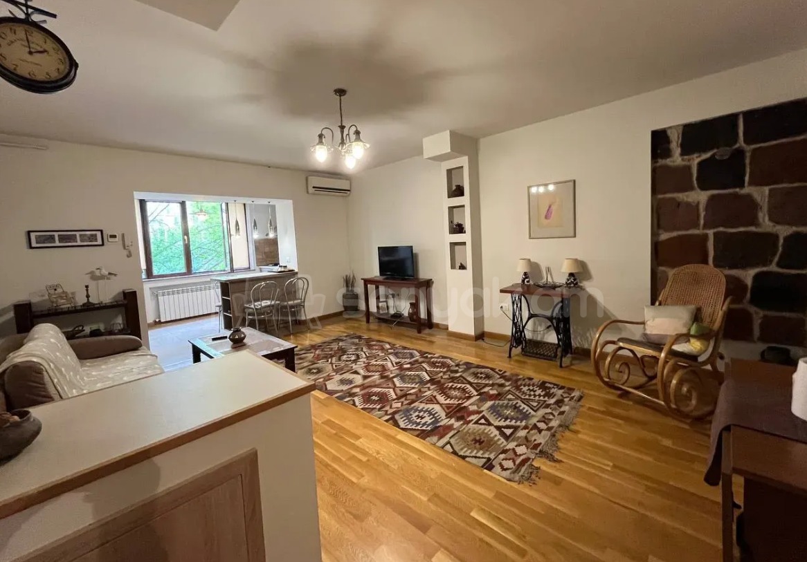 2 Սենյականոց Բնակարան Քարե Շենքում, 71քմ, 2/5 հարկ, Դիզայներական Վերանորոգված, Կահավորված, Արևկող