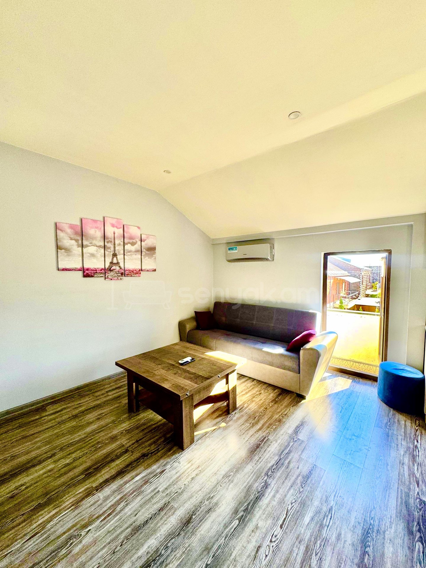 3 Սենյականոց Բնակարան Նորակառույց Քարե Շենքում, 60քմ, 2/2 հարկ, Կապիտալ Վերանորոգված, Կահավորված, Արևկող