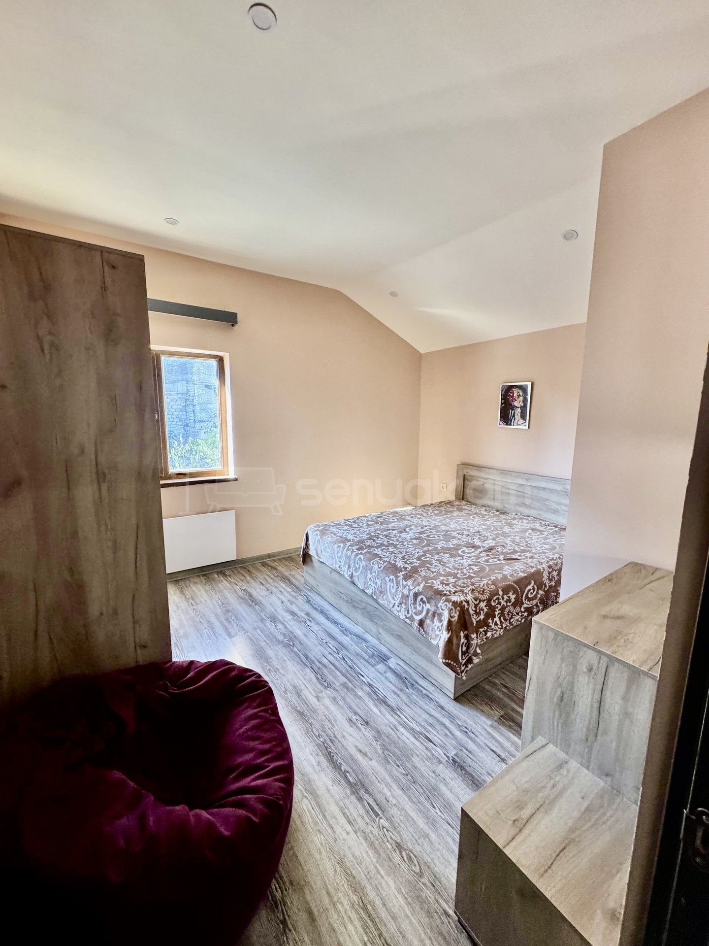 3 Սենյականոց Բնակարան Նորակառույց Քարե Շենքում, 60քմ, 2/2 հարկ, Կապիտալ Վերանորոգված, Կահավորված, Արևկող