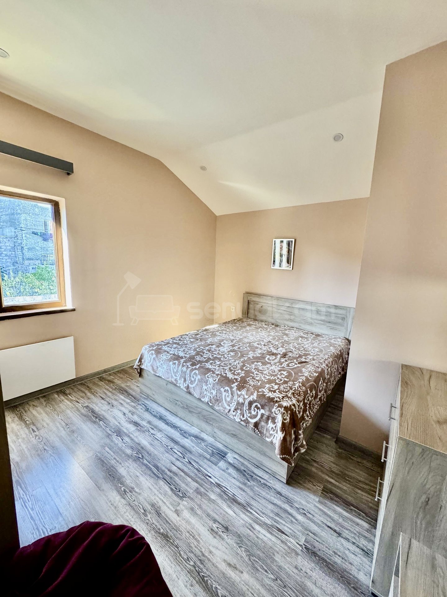 3 Սենյականոց Բնակարան Նորակառույց Քարե Շենքում, 60քմ, 2/2 հարկ, Կապիտալ Վերանորոգված, Կահավորված, Արևկող