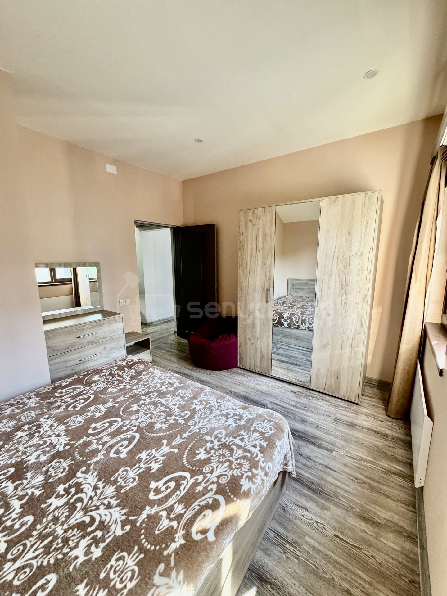 3 Սենյականոց Բնակարան Նորակառույց Քարե Շենքում, 60քմ, 2/2 հարկ, Կապիտալ Վերանորոգված, Կահավորված, Արևկող