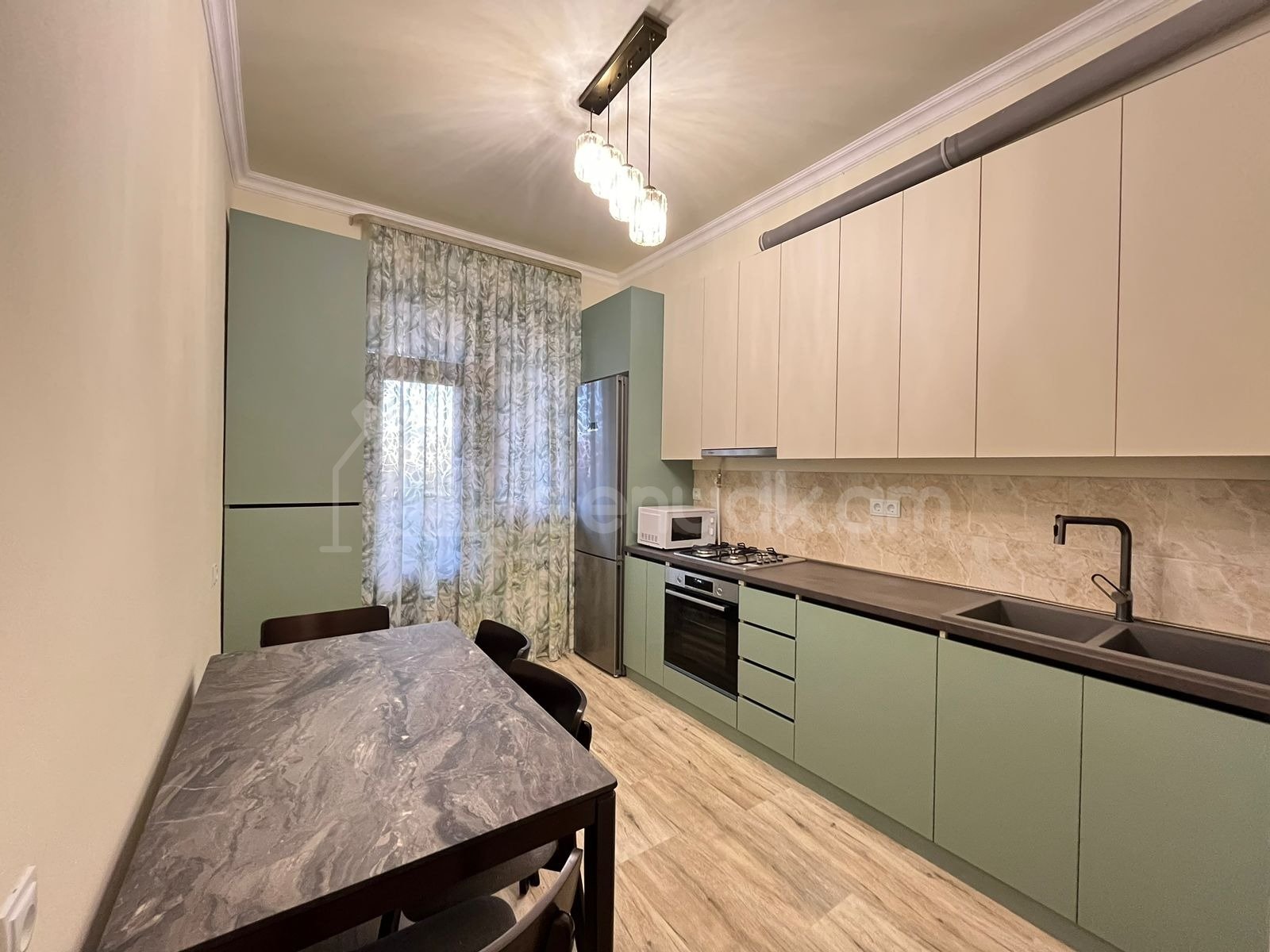 3 Սենյականոց Բնակարան Նորակառույցում, 110քմ, 13/16 հարկ, Կապիտալ Վերանորոգված, Կահավորված, Արևկող