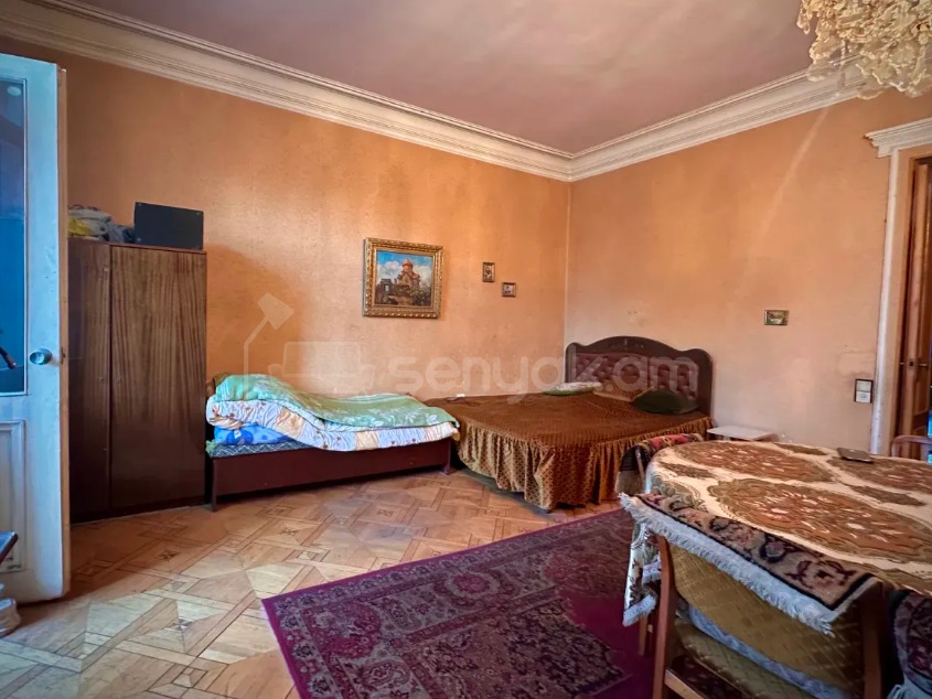 3 Սենյականոց Բնակարան Քարե Շենքում, 76քմ, 3/4 հարկ, Նորմալ Վիճակում