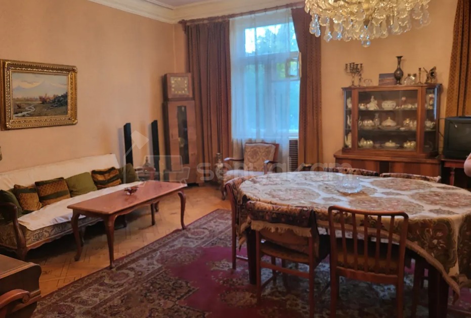 3 Սենյականոց Բնակարան Քարե Շենքում, 76քմ, 3/4 հարկ, Նորմալ Վիճակում