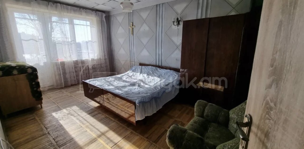 3 Սենյականոց Բնակարան Քարե Շենքում, 80քմ, 3/5 հարկ, Կոսմետիկ Վերանորոգված, Կահավորված