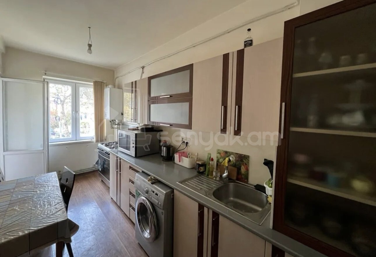 3 Սենյականոց Բնակարան, 75քմ, 3/9 հարկ, Դիզայներական Վերանորոգված, Կահավորված, Արևկող