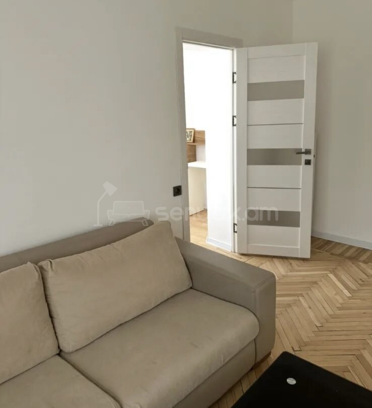 2 Սենյականոց Բնակարան Քարե Շենքում, 60քմ, 4/5 հարկ, Դիզայներական Վերանորոգված, Կահավորված