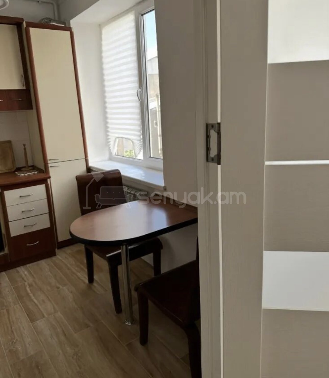 2 Սենյականոց Բնակարան Քարե Շենքում, 60քմ, 4/5 հարկ, Դիզայներական Վերանորոգված, Կահավորված