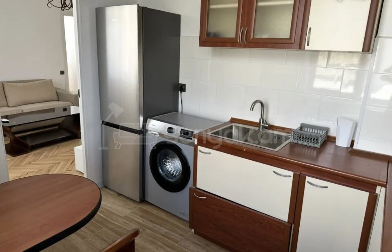 2 Սենյականոց Բնակարան Քարե Շենքում, 60քմ, 4/5 հարկ, Դիզայներական Վերանորոգված, Կահավորված