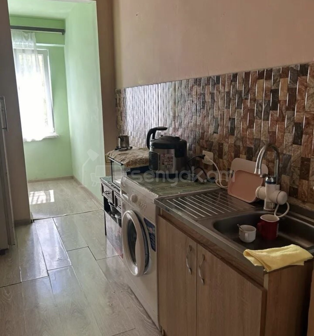 1 Սենյականոց Բնակարան, 50քմ, 2/9 հարկ, Նորմալ Վիճակում, Մասամբ Կահավորված, Արևկող