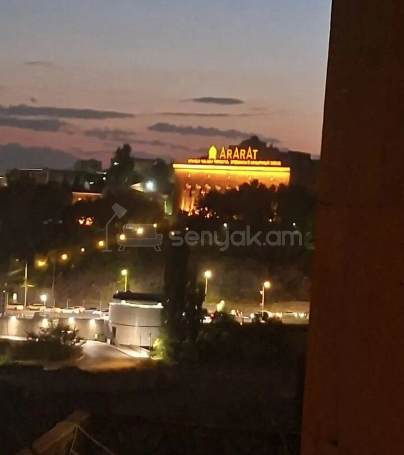 2 Սենյականոց Բնակարան Քարե Շենքում, 65քմ, 2/4 հարկ, Դիզայներական Վերանորոգված, Կահավորված, Արևկող