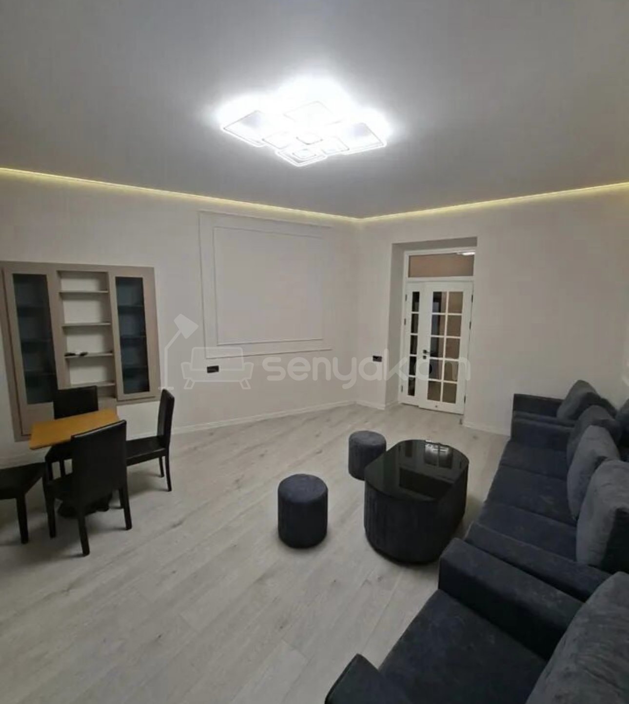 2 Սենյականոց Բնակարան Քարե Շենքում, 65քմ, 2/4 հարկ, Դիզայներական Վերանորոգված, Կահավորված, Արևկող