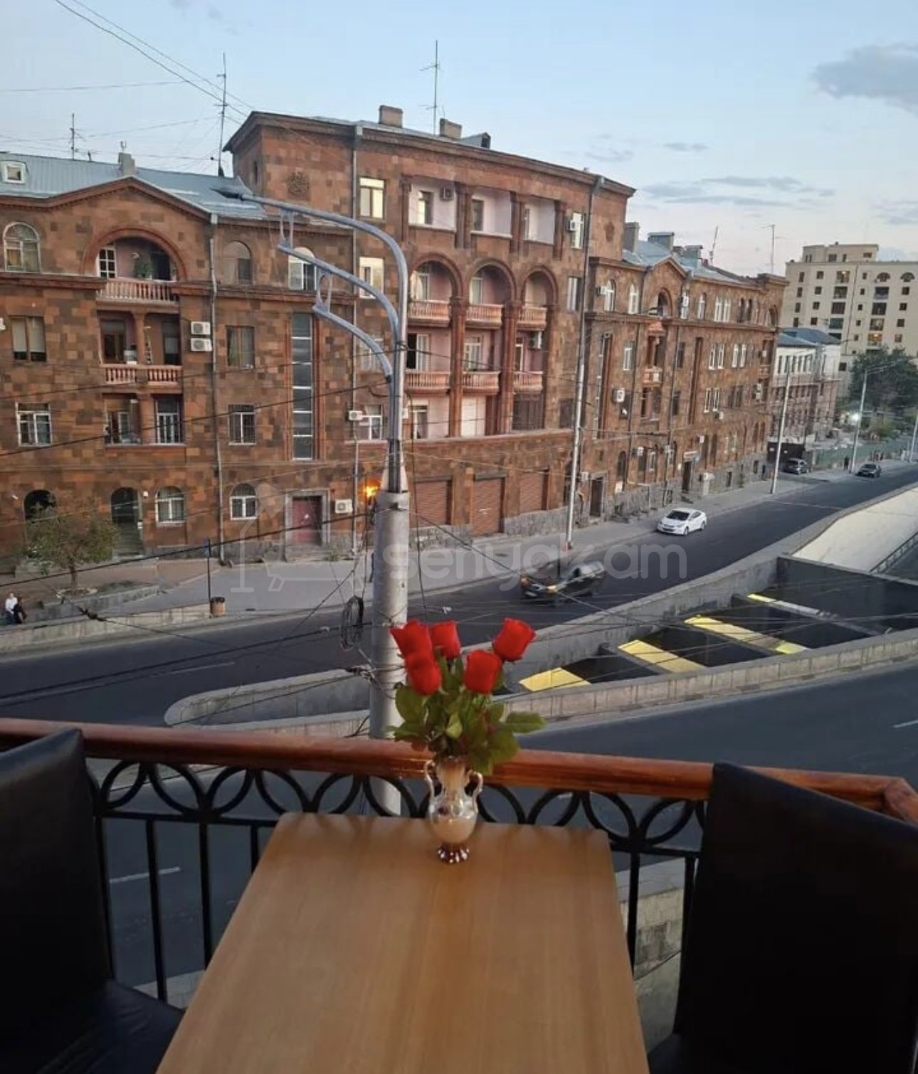 2 Սենյականոց Բնակարան Քարե Շենքում, 65քմ, 2/4 հարկ, Դիզայներական Վերանորոգված, Կահավորված, Արևկող