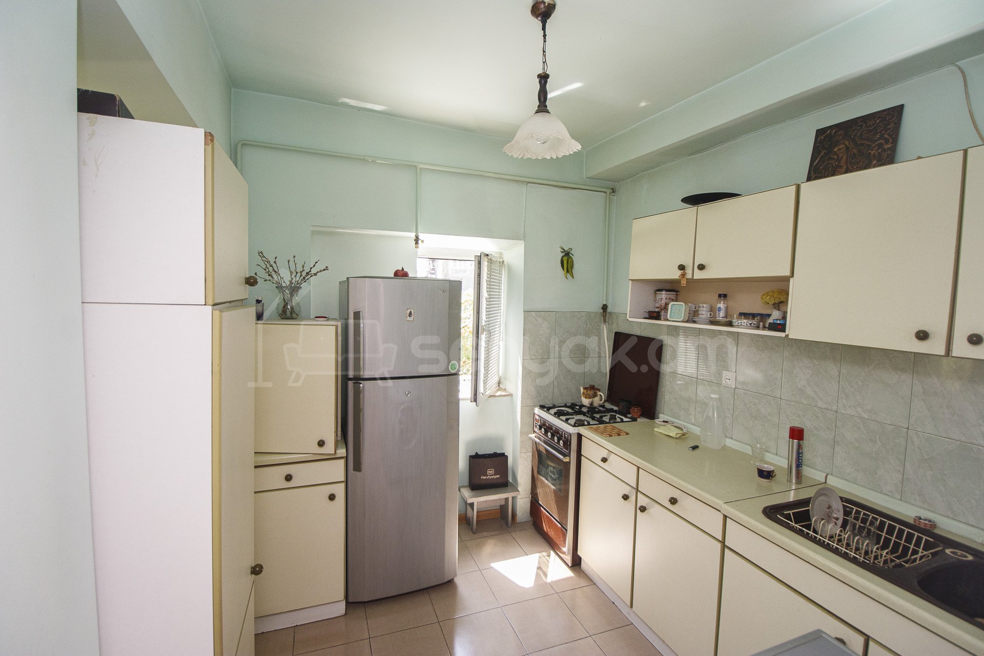 1 Սենյականոց Բնակարան Քարե Շենքում, 45քմ, 2/5 հարկ, Նորմալ Վիճակում