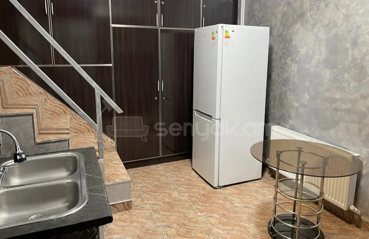 2 Սենյականոց Բնակարան Քարե Շենքում, 46քմ, 2/2 հարկ, Կապիտալ Վերանորոգված, Կահավորված, Արևկող