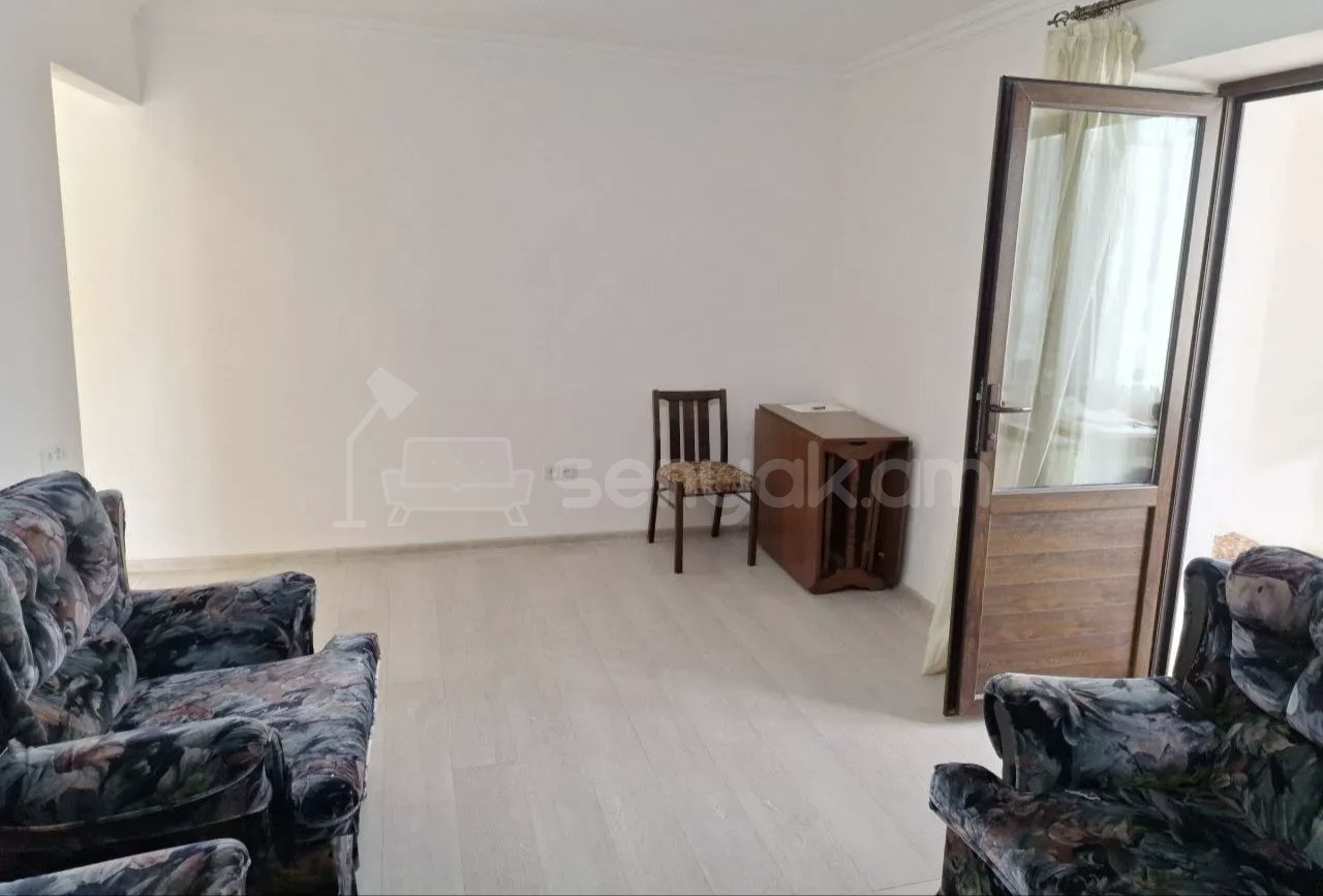 2 Սենյականոց Բնակարան Քարե Շենքում, 52քմ, 3/5 հարկ, Կապիտալ Վերանորոգված, Կահավորված