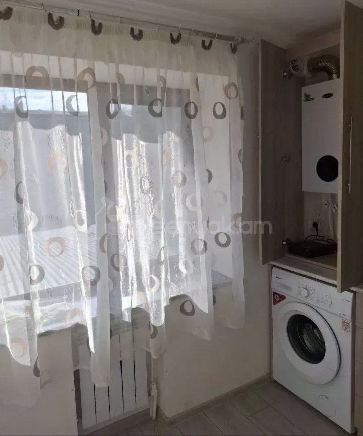 2 Սենյականոց Բնակարան Քարե Շենքում, 52քմ, 3/5 հարկ, Կապիտալ Վերանորոգված, Կահավորված