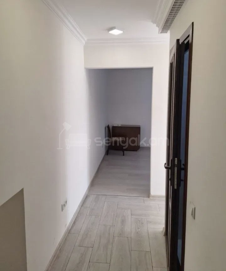 2 Սենյականոց Բնակարան Քարե Շենքում, 52քմ, 3/5 հարկ, Կապիտալ Վերանորոգված, Կահավորված