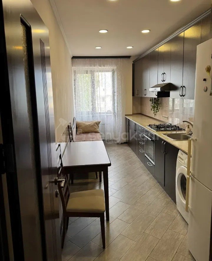 3 Սենյականոց Բնակարան, 80քմ, 4/9 հարկ, Կապիտալ Վերանորոգված