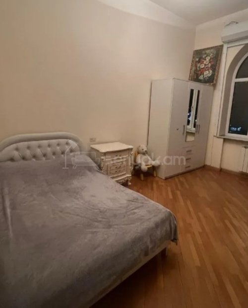 3 Սենյականոց Բնակարան Քարե Շենքում, 75քմ, 4/5 հարկ, Կոսմետիկ Վերանորոգված, Կահավորված, Արևկող