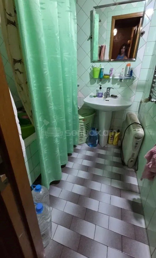 3 Սենյականոց Բնակարան, 77քմ, 3/9 հարկ, Նորմալ Վիճակում