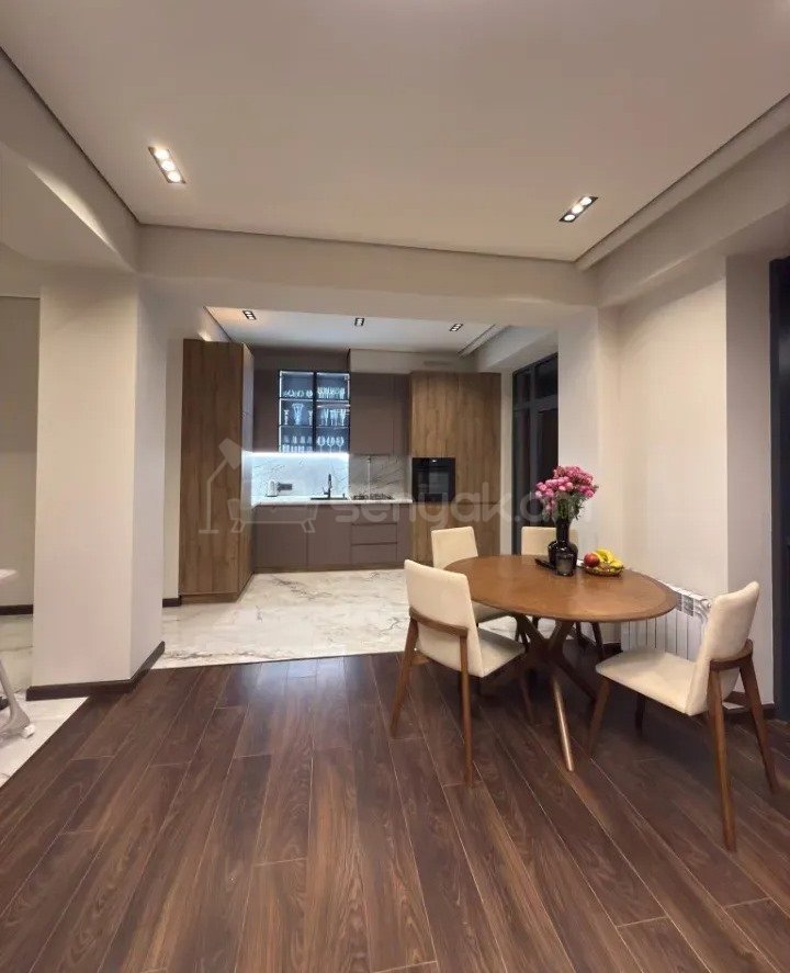 3 Սենյականոց Բնակարան Նորակառույցում, 110քմ, 17/18 հարկ, Դիզայներական Վերանորոգված