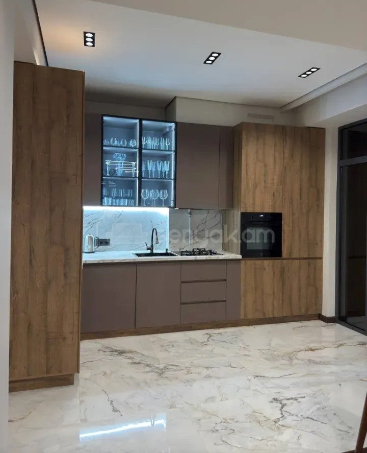 3 Սենյականոց Բնակարան Նորակառույցում, 110քմ, 17/18 հարկ, Կապիտալ Վերանորոգված