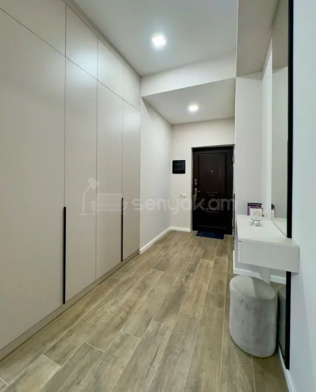 4 Սենյականոց Բնակարան Նորակառույցում, 83քմ, 2/16 հարկ, Դիզայներական Վերանորոգված