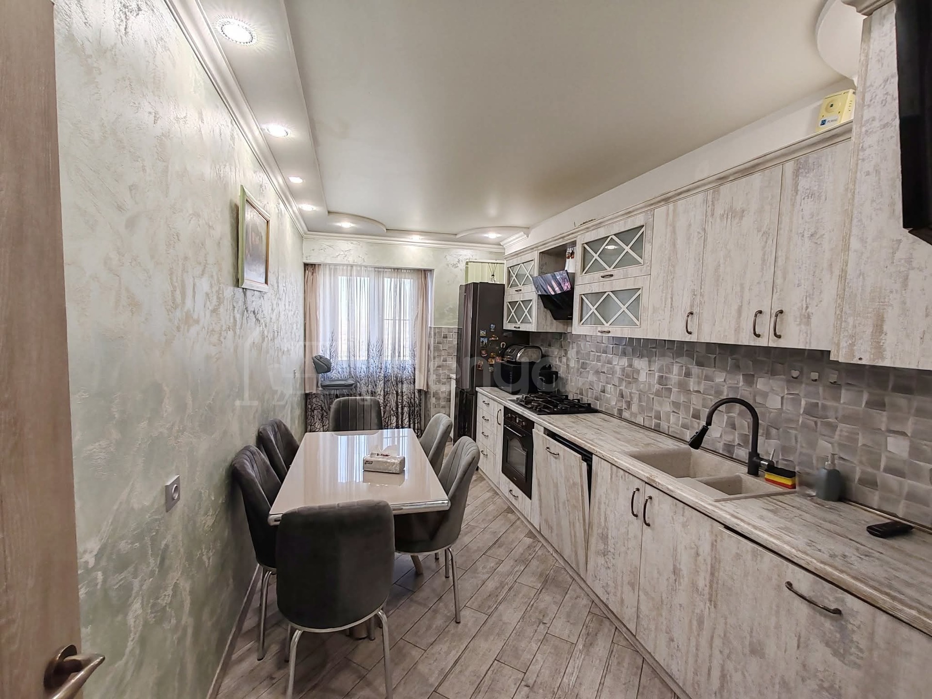 3 Սենյականոց Բնակարան, 80քմ, 7/9 հարկ, Դիզայներական Վերանորոգված, Կահավորված