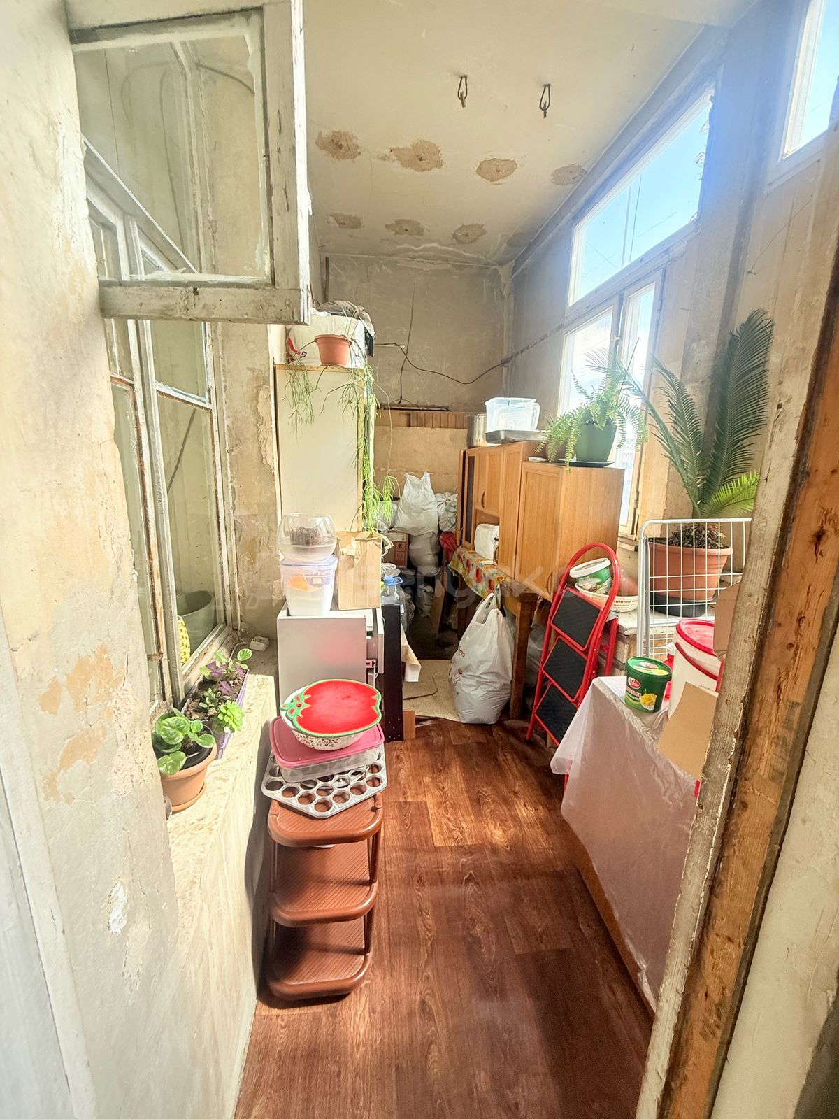 3 Սենյականոց Բնակարան Քարե Շենքում, 77քմ, 2/5 հարկ, Պետական Վիճակում